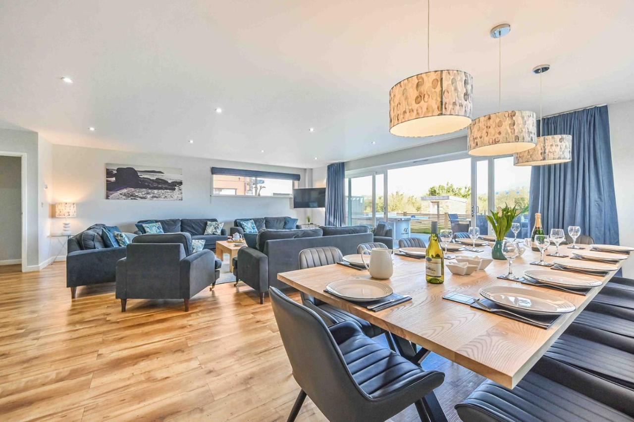 Snug House, Sleeps 12 With Hot Tub On Retallack Resort St Columb Major Exterior photo
