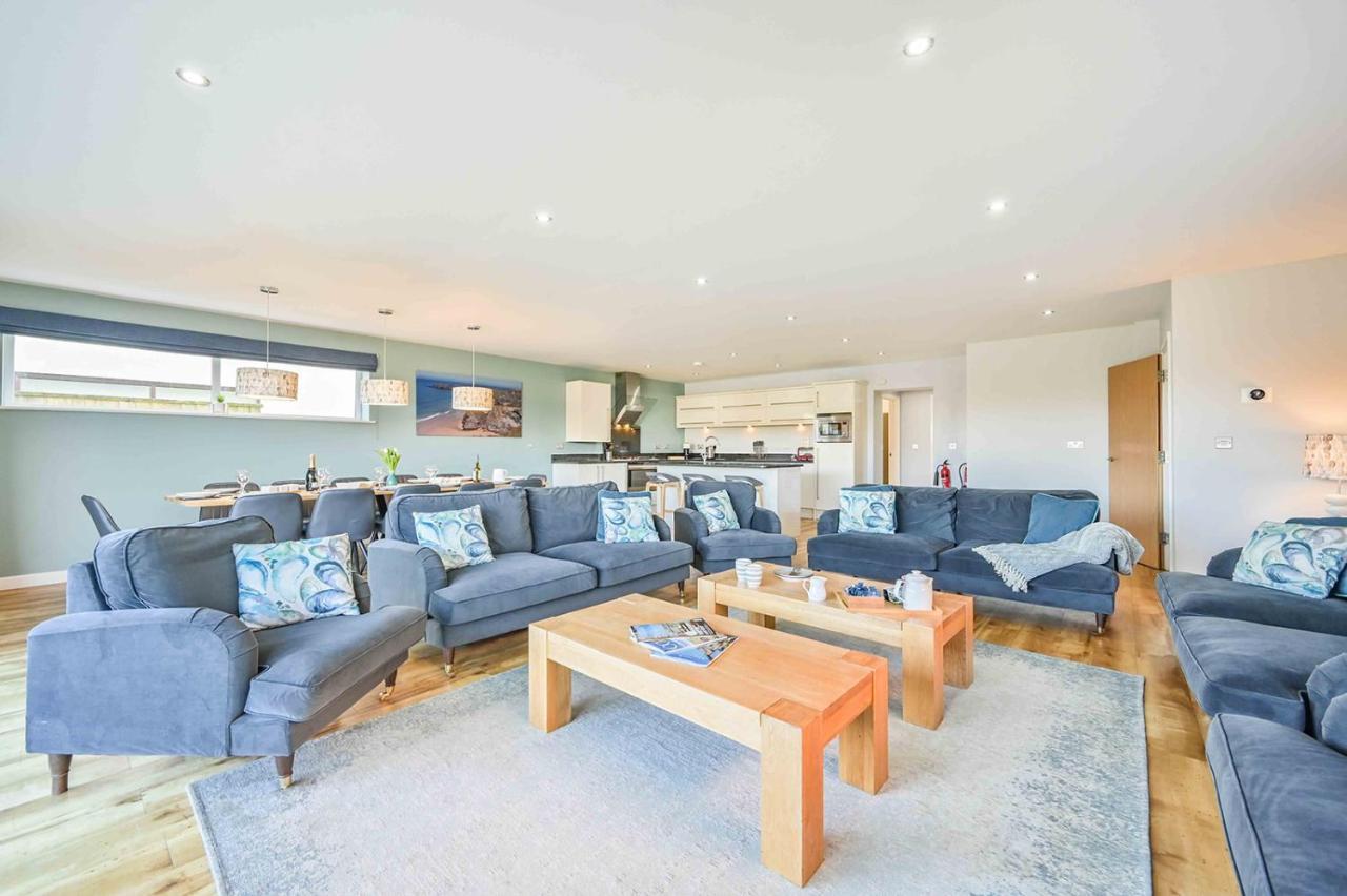 Snug House, Sleeps 12 With Hot Tub On Retallack Resort St Columb Major Exterior photo