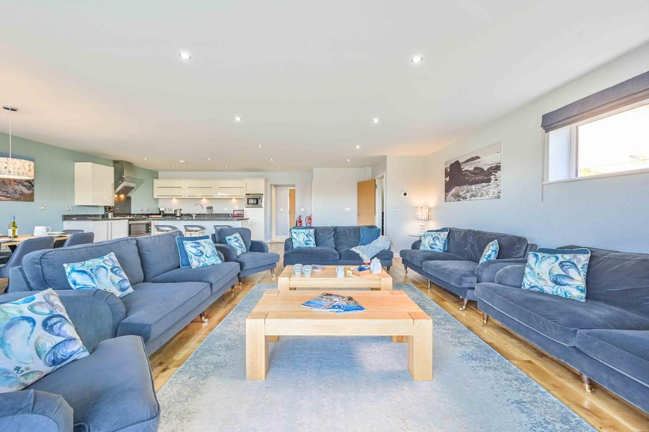Snug House, Sleeps 12 With Hot Tub On Retallack Resort St Columb Major Exterior photo